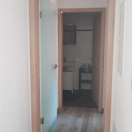 아파트 Schone 2-zimmerwohnung In Schlossnahe Oberschleißheim