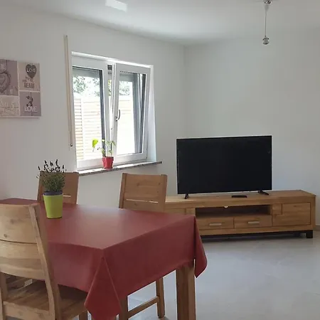 아파트 Schone 2-zimmerwohnung In Schlossnahe *